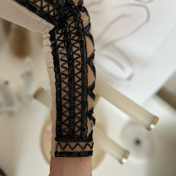 Alice and Olivia Black and Cream Embellished Dress size 8 - Picture 3 of 8